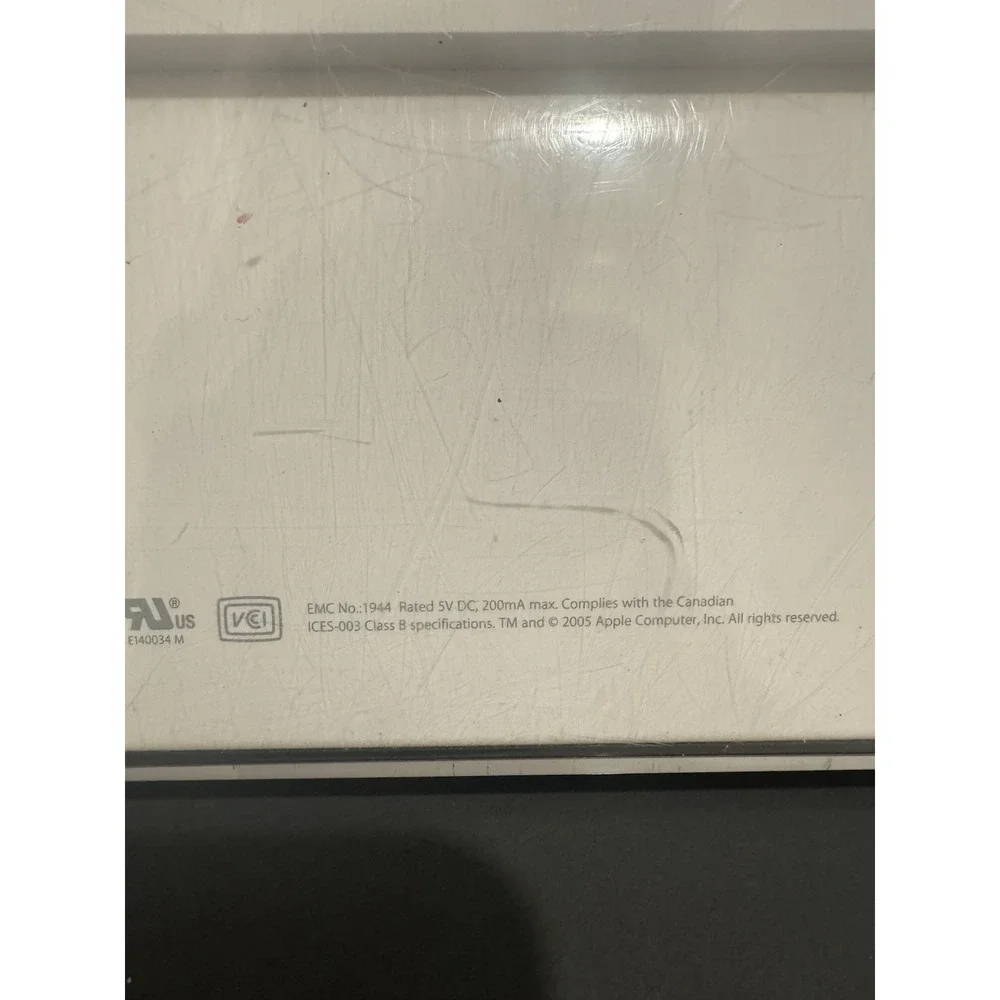 Apple A1048 Wired USB Keyboard - White